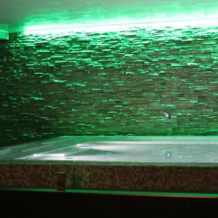 4号温迪spa&健康酒店 3* 东塞斯特里