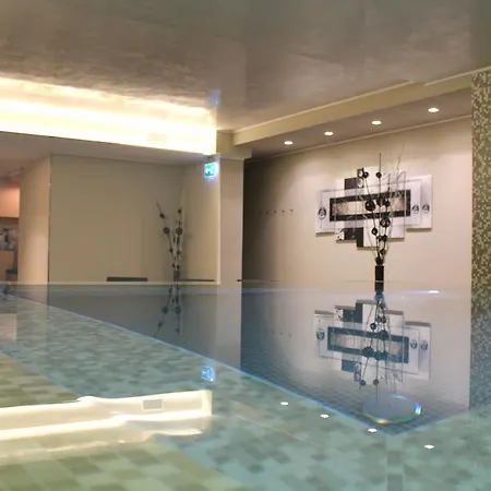 4 Venti & Wellness Hotell 3*