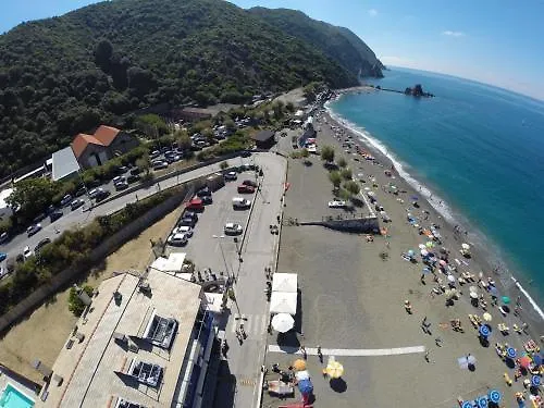 ホテル 4 Venti & Wellness 3*